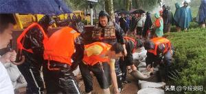 安陽益和熱力集團30人搶險隊逆流而上，奮戰(zhàn)在抗洪一線